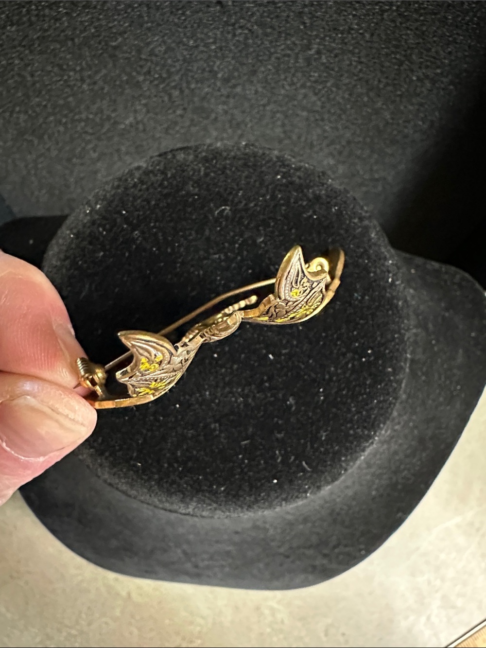 Vintage Spanish Damascene Style Gold Tone Butterfly Brooch with Yellow Accents - Picture 7 of 10